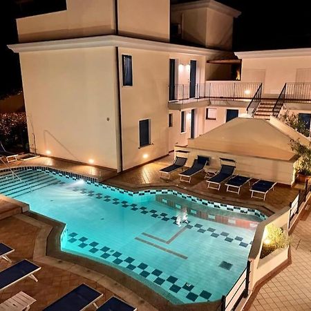 דירות לידו די ג'סולו Borgo Al Mare מראה חיצוני תמונה